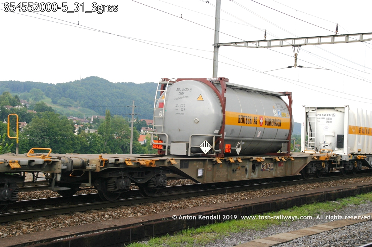 854552000-5_31_Sgnss.jpg